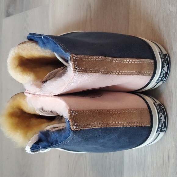 Converse Chuck 70 Shearling High Top Sneakers - Picture 4 of 6